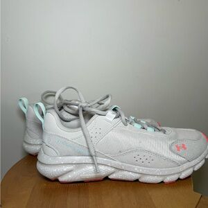Under Armour Women’s Charged Vessert Gray Speckled Athletic Tennis Shoe | 8